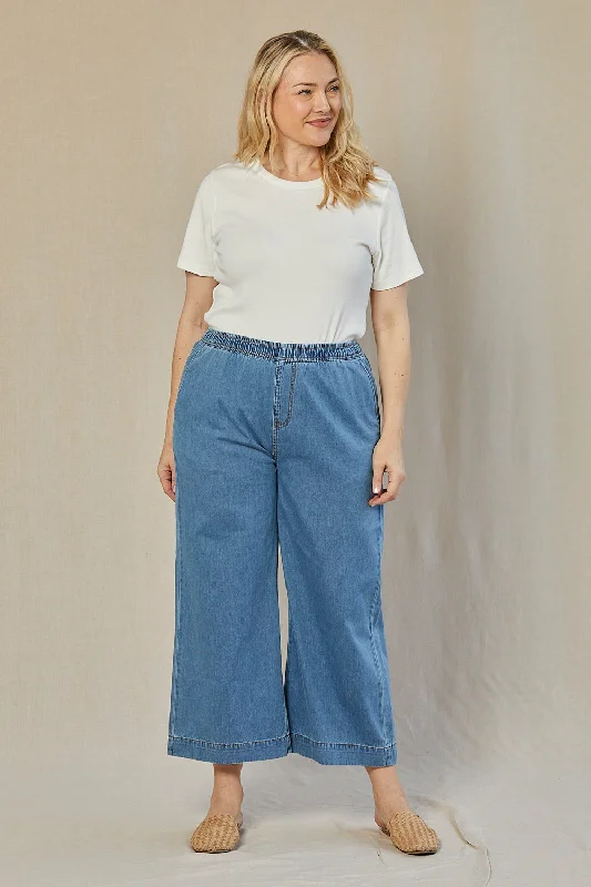 Breezy Petite Length Relaxed Chambray Pant in Light Wash Comfortable Jogger Trousers