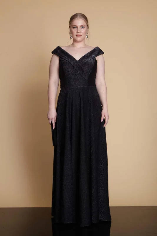 Plus Size Glare Off-Shoulder Maxi Dress - Black Classic Solid Maxi Dress